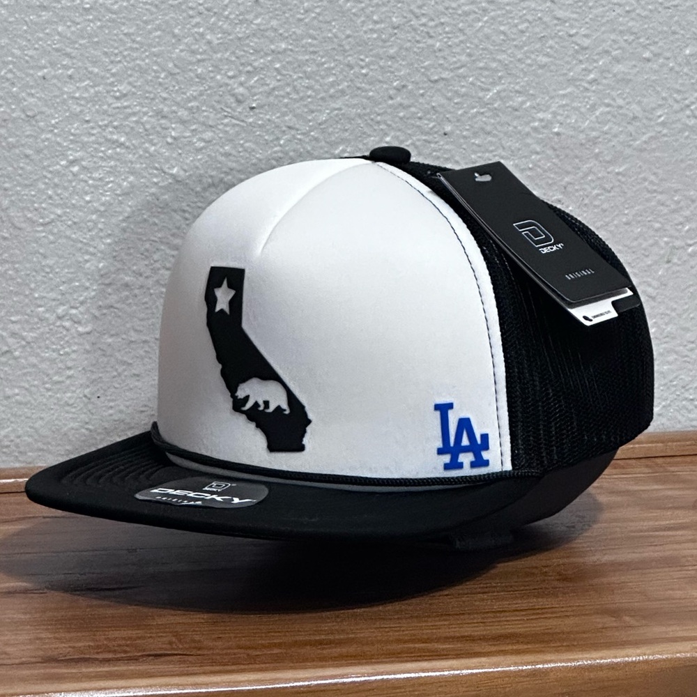 SnapBack California LA Decky foam Trucker Hat Flat Brim SnapBack Men’s